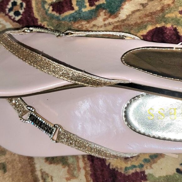 G by Guess Shimmering Y-Strap to Toe Flat Sandals like-New Glamgirl beach pool 6 - Picture 12 of 15